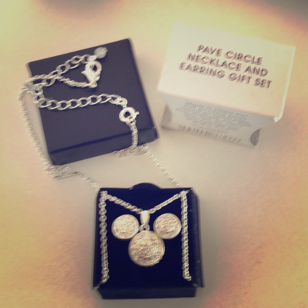 Avon pave circle necklace and earring gift set